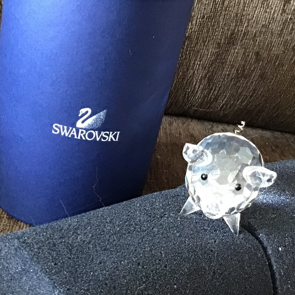 🔥 HOST PICK  🔥     🐷😍 Swarovski Crystal Medium Pig 🌟 - Picture 1 of 2